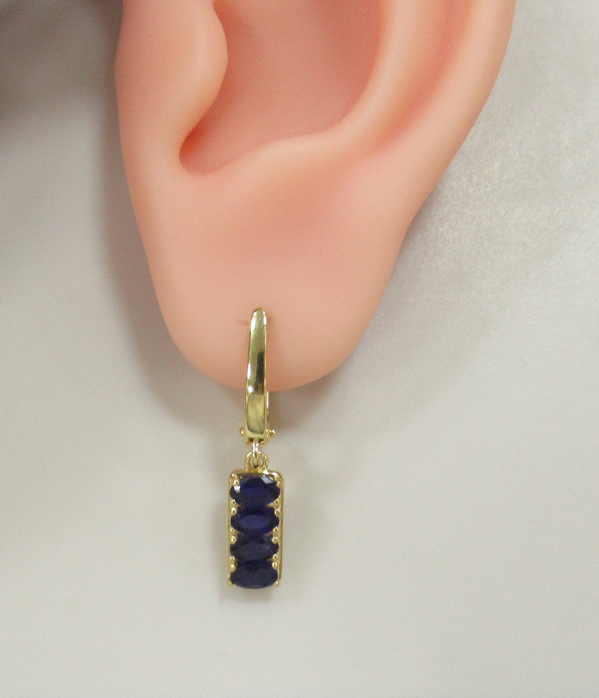 Серебряные серьги с сапфирами